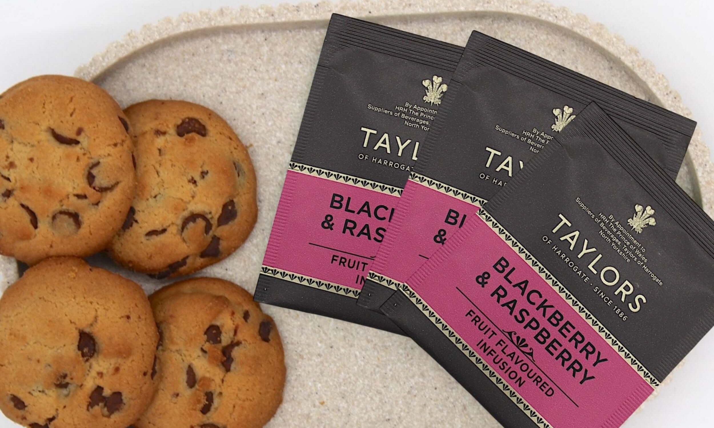 Blackberry and raspberry tea bags 