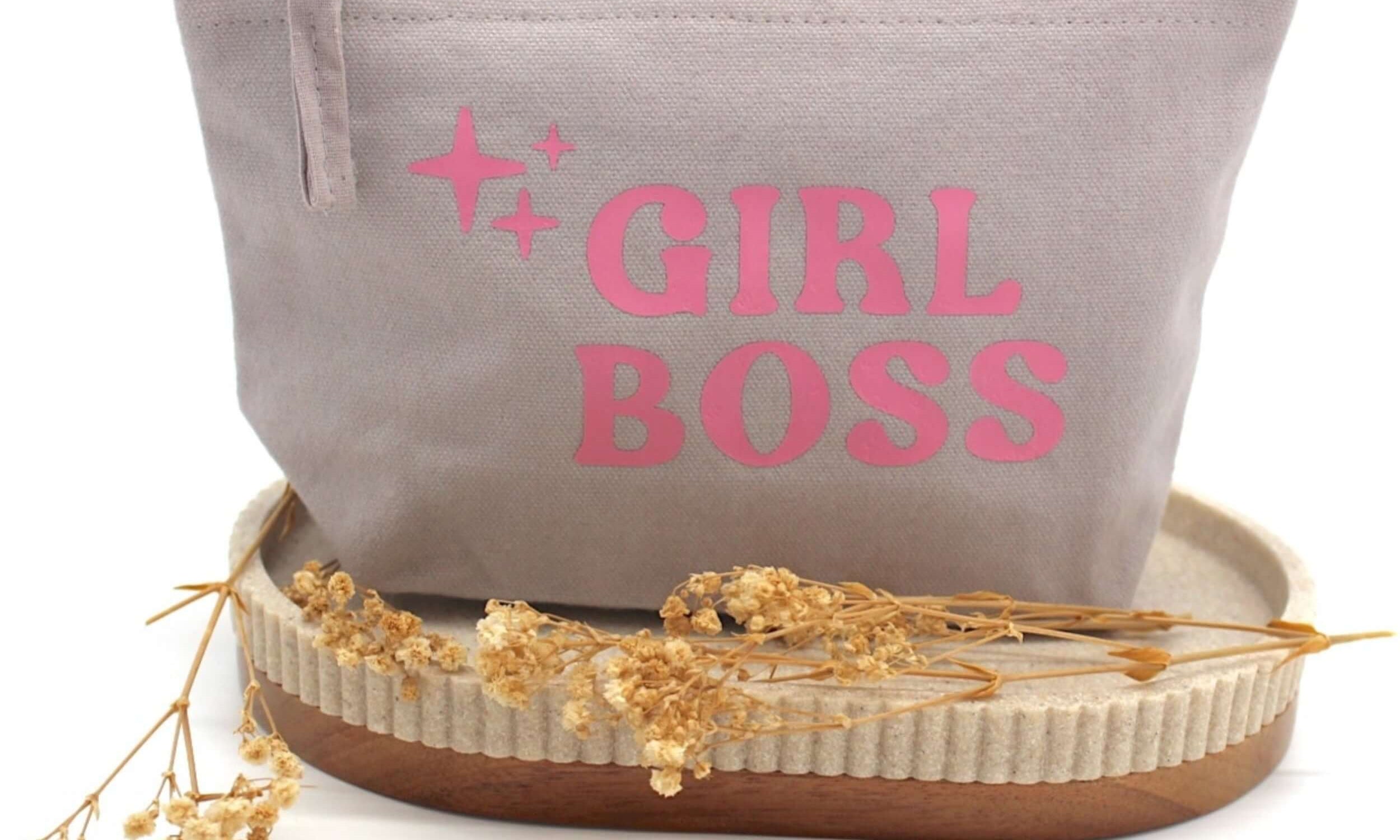 Girl boss pouch bag 