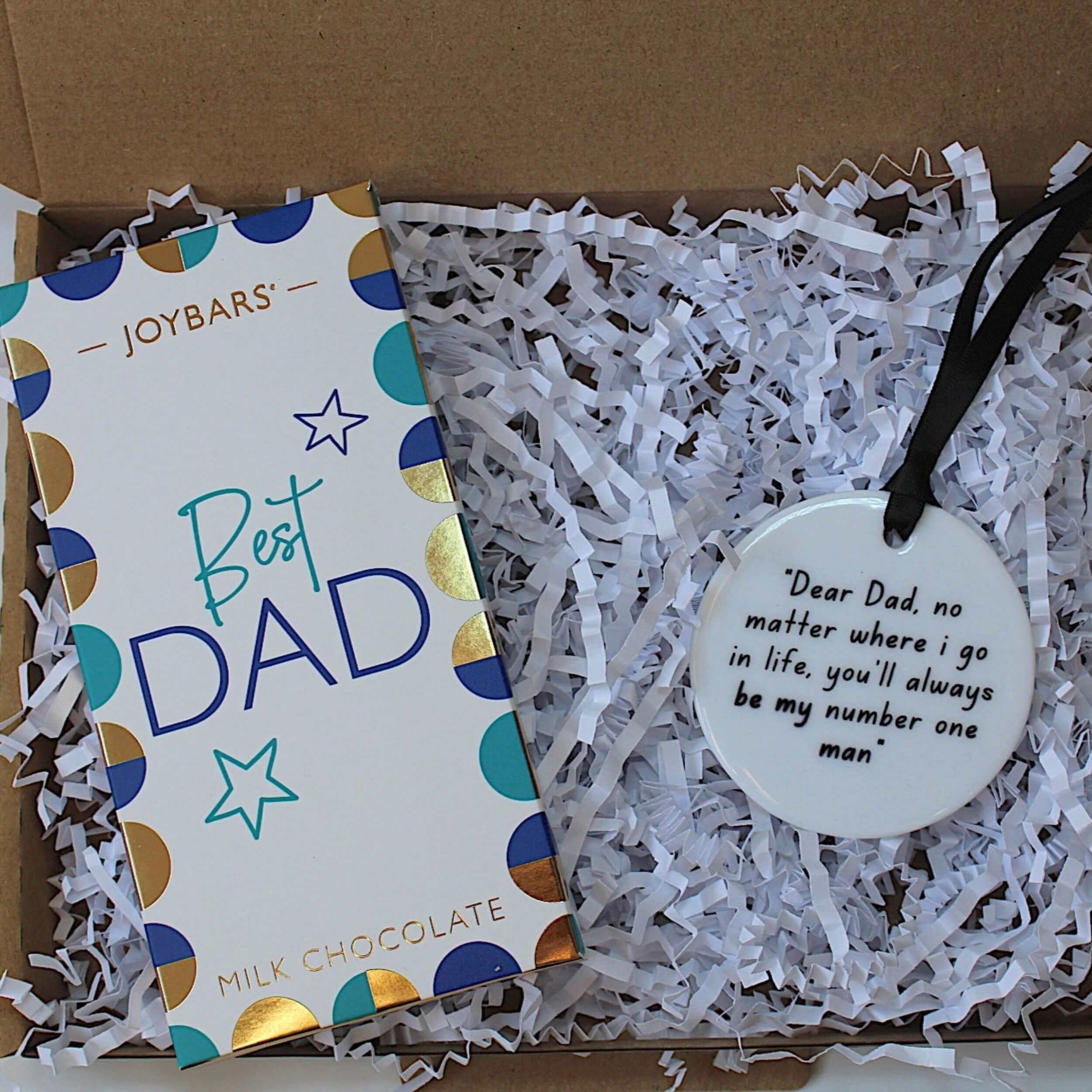 Gifting for Dad made easy, Father's Day or birthdays his letterbox gift lets him know how amazing he is. Contains Best Dad chocolate bar and a sentimental keepsake. 