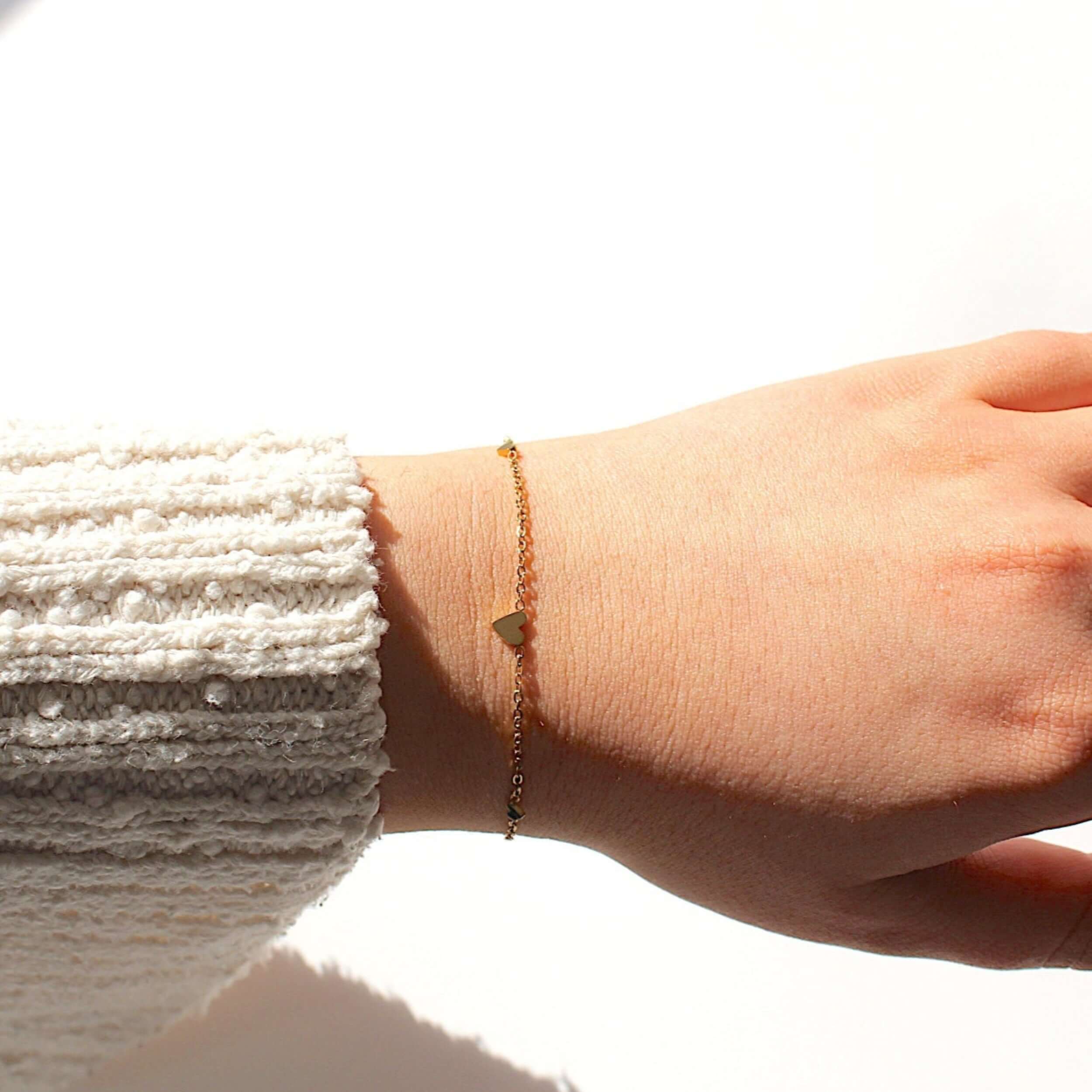 Gold 3 heart bracelet, build your own gift box for her, whatever the occasion. 